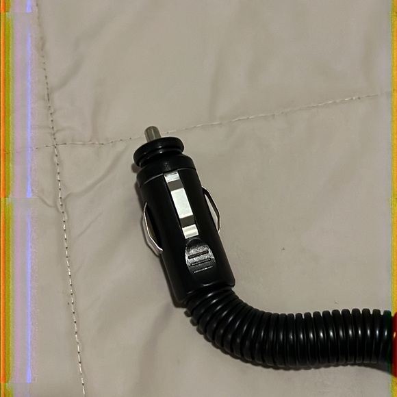 Scosche audio adapter, audio connector- car charge port. - Picture 4 of 5